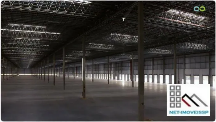 GALPÃO LOGÍSTICO (4.987m²), 4 BANHEIROS, 9 VAGAS. LOCALIZAÇÃO ESTRATÉGICA, ACESSO RÁPIDO P