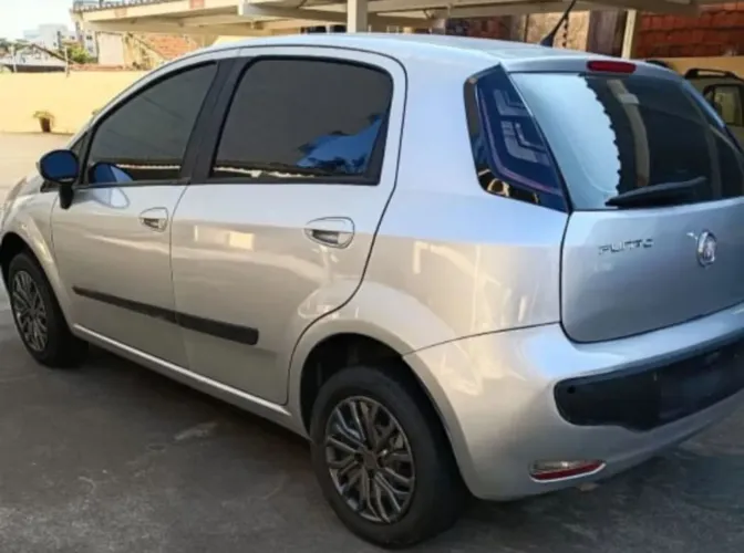 Fiat Punto Attractive 1.4 Fire Flex 8V 5P 2013