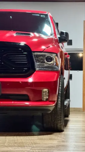 Ram Classic Laramie Night Edition 5.7 V8 16V Gasolina 4X4 Aut. 2022