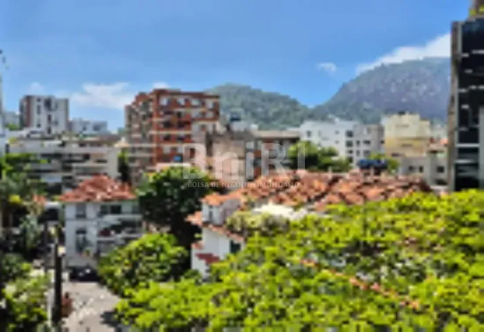 Vista para o Verde, Rua Tranquila e 2 Vagas , Oportunidade no Jardim Botânico