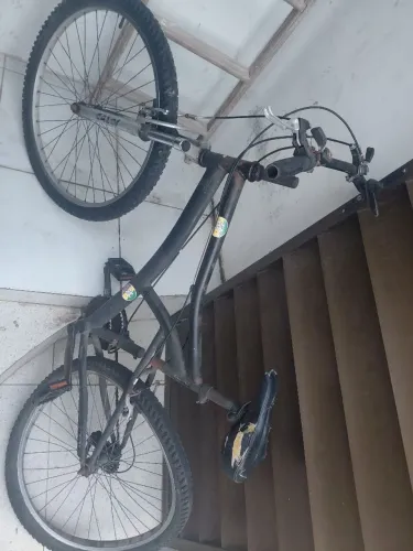 Bicicleta velha 