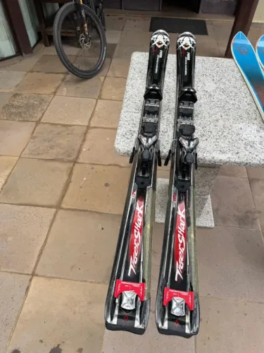 Equipamentos de Esqui Neve Salomon e Volki