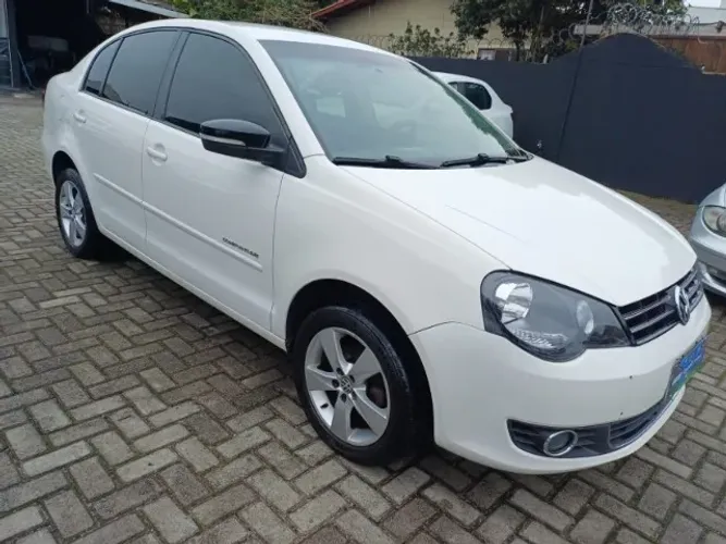 Volkswagen Polo Sed. Comfort. 1.6 MI Tot. Flex 8V 2014
