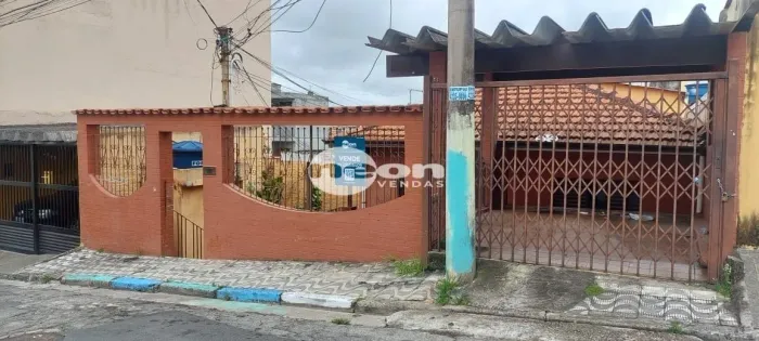Terreno à venda no Jardim das Maravilhas com 230 m² em área valorizada.