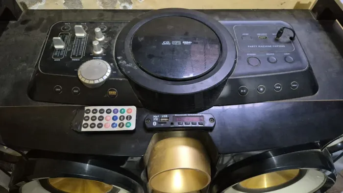 Caixa som philips com placa bluetooth 