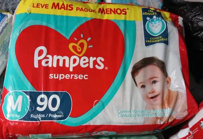 Fralda M pampers 90 uni