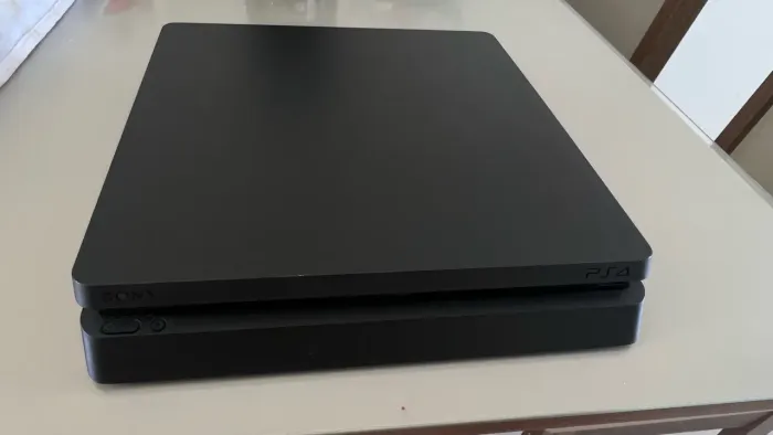 PlayStation 4 Slim