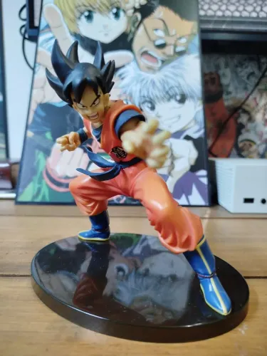 Goku DBZ action figure.