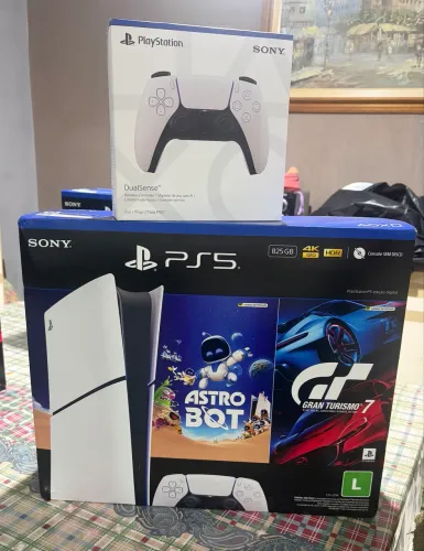 PlayStation 5 - PS5 - 1 TB - lacrados na caixa - 2 controles