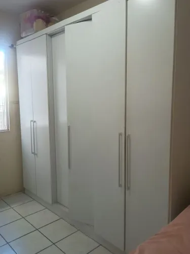 Guarda roupa 6 portas