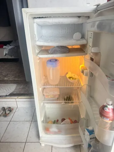 Geladeira consul 450 reais 