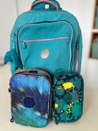 Mochila Kipling New Zea com dois estojos importado