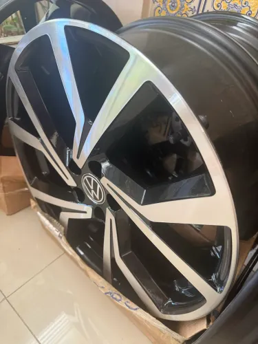 Rodas liga leve aro 18? VW