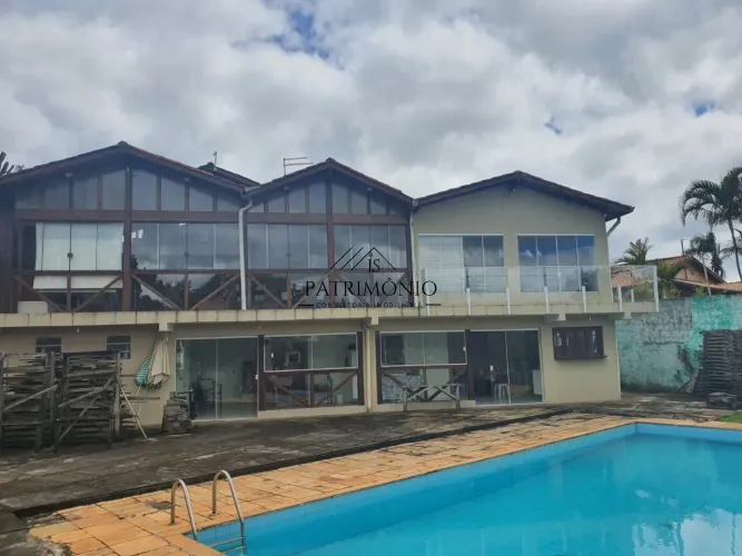 Chácara de luxo em condomínio à venda em Santana de Parnaíba-SP no bairro Portal: 6 quarto