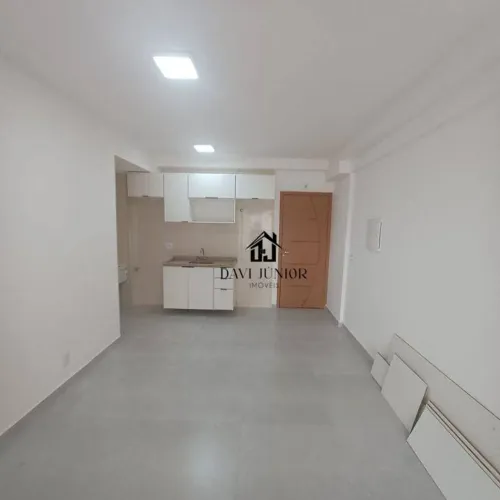 Apartamento com 3 dormitórios sendo 1 suíte para alugar, 67 m² por R$ 3.000/mês - Parque C