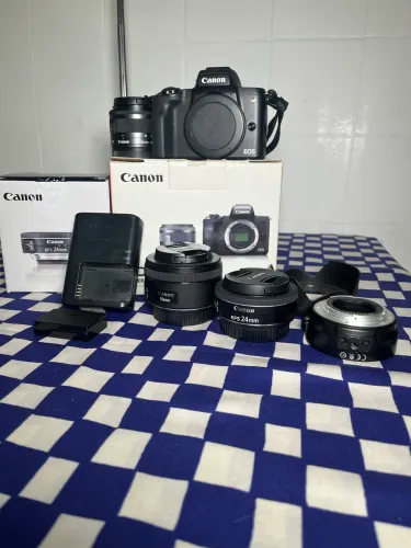 Canon m50 + lentes 50mm / 24mm / 15-45mm