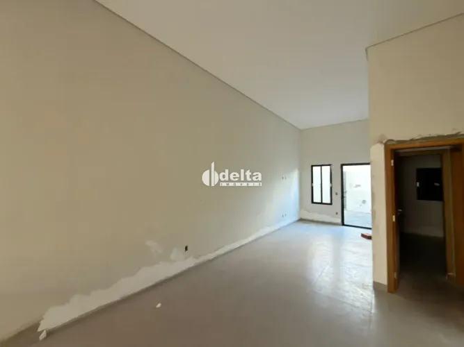 Casa com 3 quartos sendo 1 suíte disponível para venda no bairro Novo Mundo em Uberlândia-