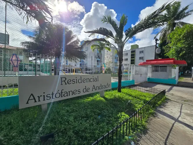 Alugo apartamento com 43m2, com 2 quartos e 1 vaga no Arruda - Recife - PE