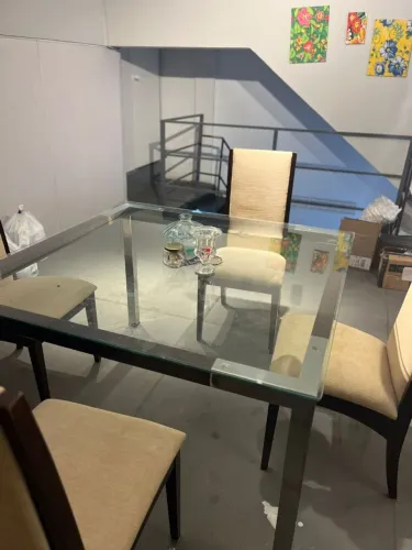 Mesa de jantar de vidro