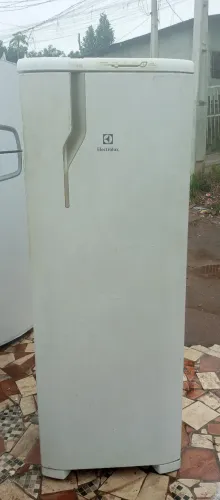Vendo geladeira electrolux usada de gelo seco funcionando perfeitamente entrego 