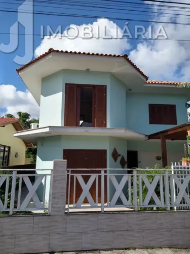 Casa Residencial com 6 quartos à venda por R$ 1150000.00, 216.00 m2 - VARGEM GRANDE - FLOR