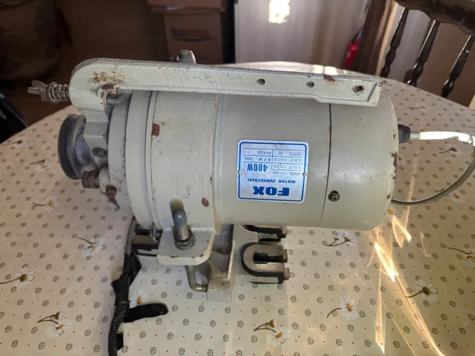 Motor de máquina de costura industrial