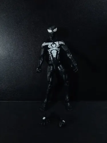 LEIA A DESCRIÇÃO Symbiote Spider-Man (Wave Kingpin) - Marvel Legends