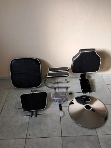 Cadeira para barbeiro sem base hidráulica