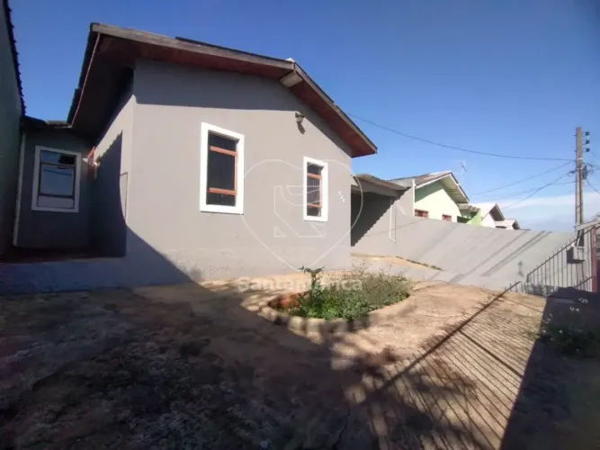 Casa a venda para locação no Conjunto Semiramis na Região Norte de Londrina com 3 quartos