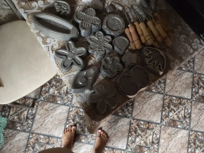 Eu estou vendendo formas de flores de EVA 15 
