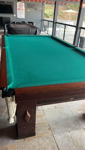 Mesa sinucão a venda oficial valor 8.000.000 no mercado 12.000.00 precisa do espaço 