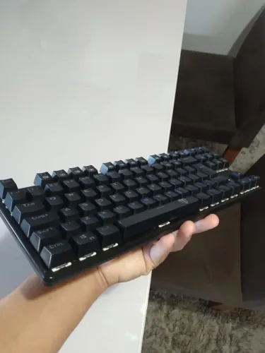 Teclado gamer mecânico 75%