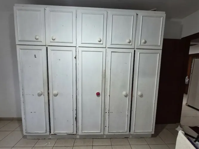 Vendo ou troco guarda-roupa + cama por um valor bem barato para sair rápido!