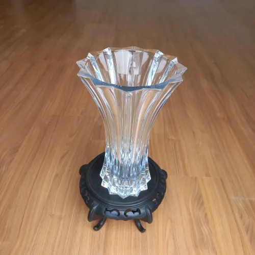 Belíssimo vaso em cristal