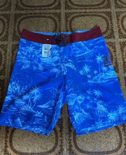 Bermuda Hang loose tamanho 44 sem uso nova na etiqueta 