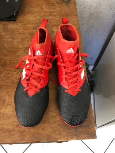 Chuteira adidas original