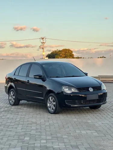 Volkswagen Polo Sedan 1.6 MI Total Flex 8V 4P 2012