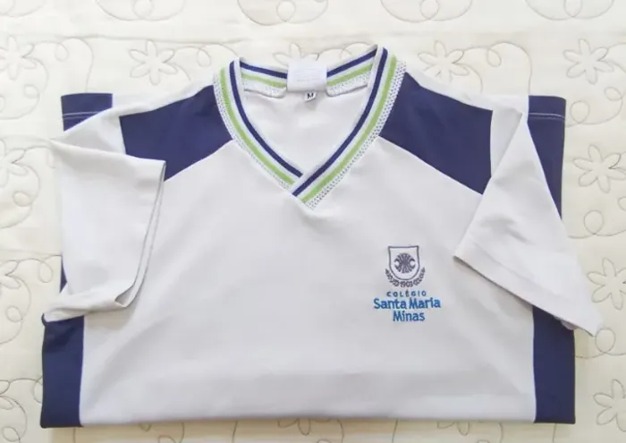 Vendo uniforme, usado, uma camis Baby Look , tam. M adulto, do colégio Santa Maria Minas