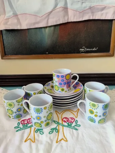 Conjunto de seis xícaras de café porcelana
