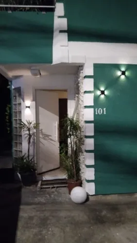 Dúplex grande e espaçoso no centro de Ingleses. Perto da praia,supermercados e escola