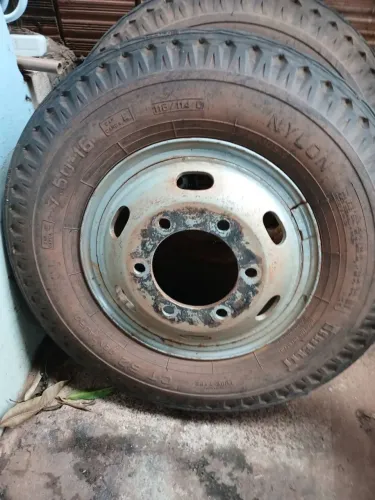 Urgente 7 rodas Volks 3/4 com pneus com câmaras