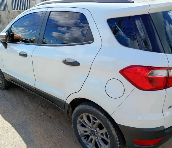 Ford Ecosport Freestyle 1.6 16V Flex 5P 2015