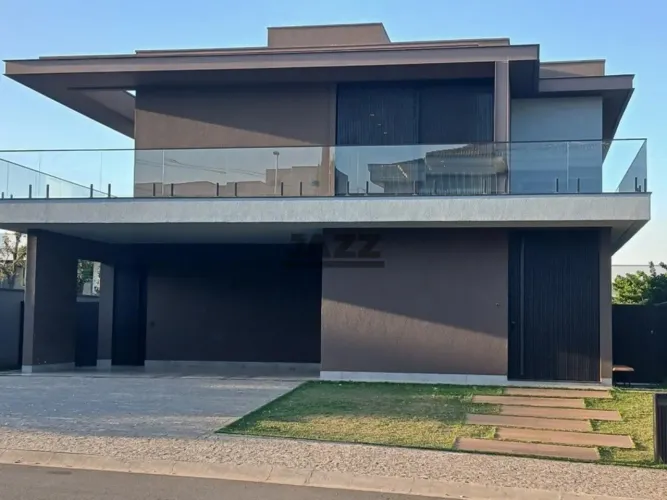 Casa de Alto Padrão à Venda - 4 Suítes | 396 m² de Construção | Terreno de 702 m² | 4