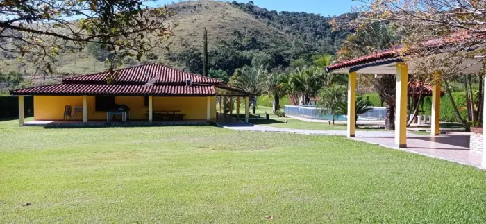 Chácara 24.200 m² com Rio Paraíba nos Fundos Santa Branca SP