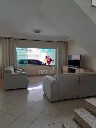 Rudge Ramos Sobrado 3 quartos sendo 2 suítes, 4 vagas.