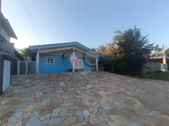 Condomínio com 3 quartos à venda em Morada da praia - SP