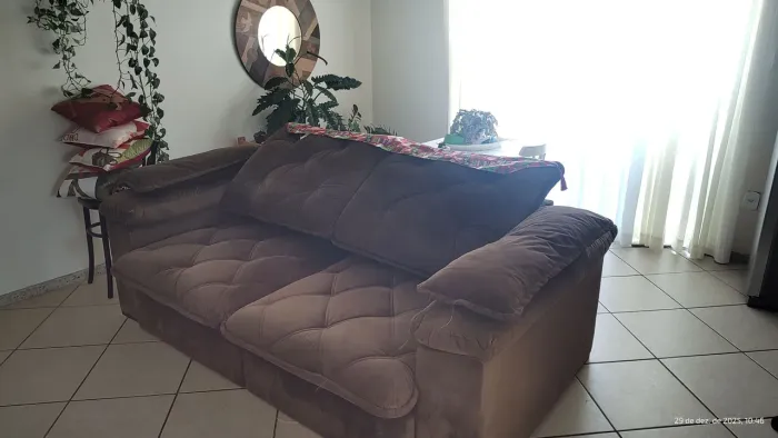 SOFÁ GIGANTE! Veludo Verdadeiro reclinável e retrátil.