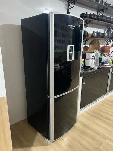 Geladeira Brastemp inversa preto natural de fábrica faço frete grátis