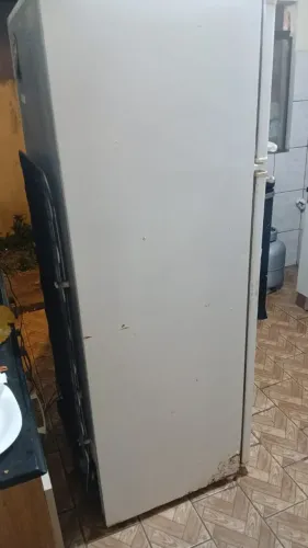 Geladeira brastemp 360 litros!Com marcas de uso