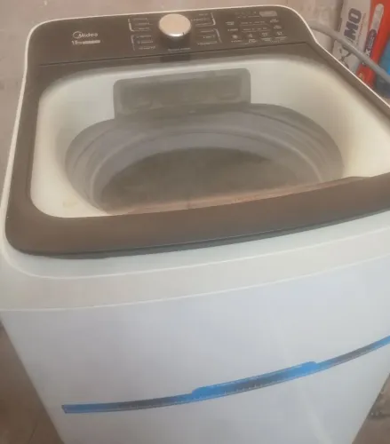 VENDE-SE MAQUINA 15 KILOS EM ESTADO DE NOVA
